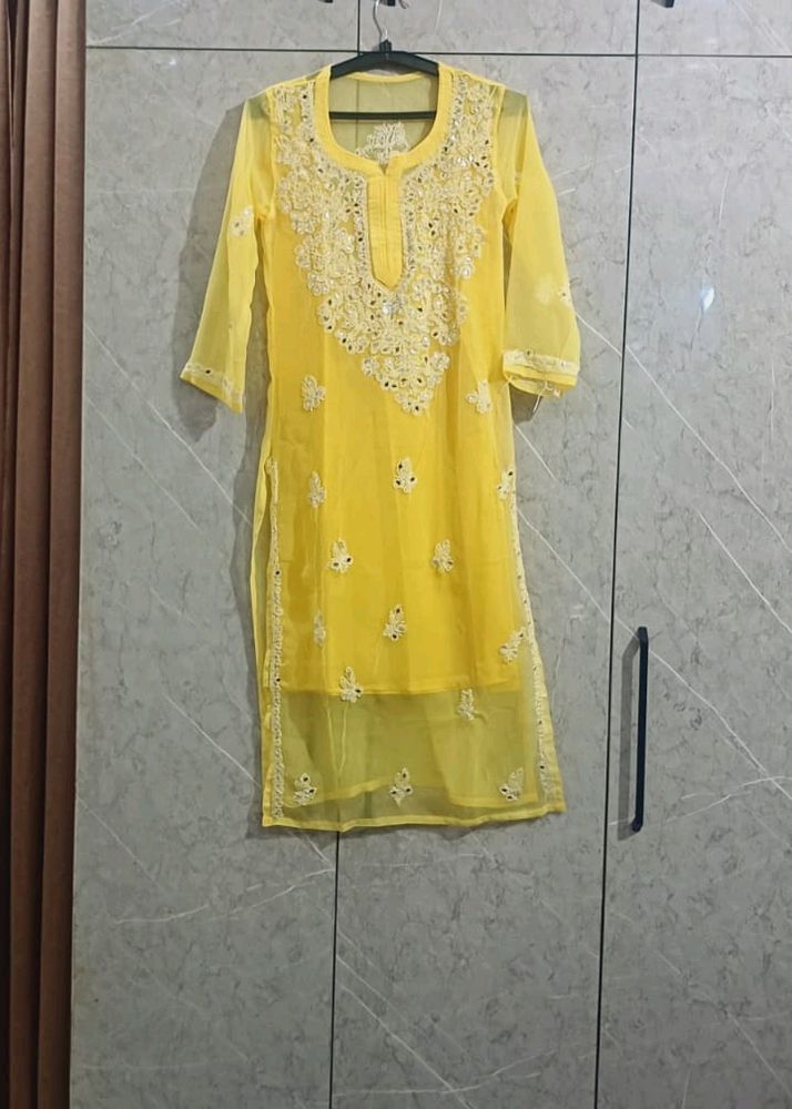 Lucknowi Chickenkari Kurta With Inner