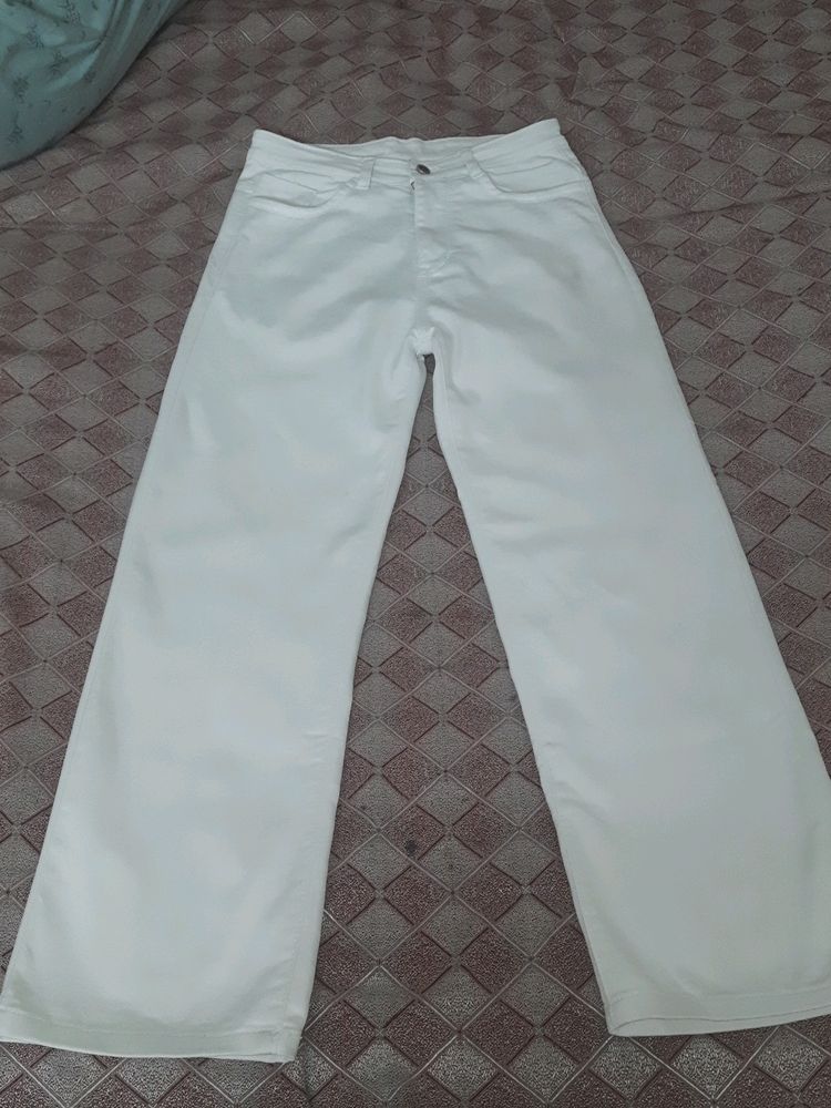 White Straight Jeans ❤️ Offer Is For Now 🔥