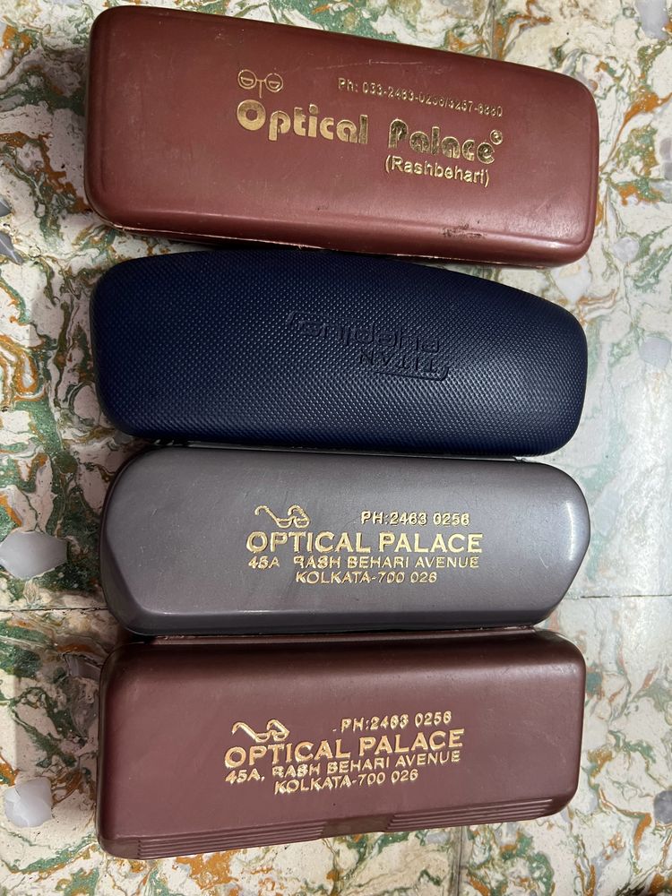 All Speectacle plastic cases for Rs 50