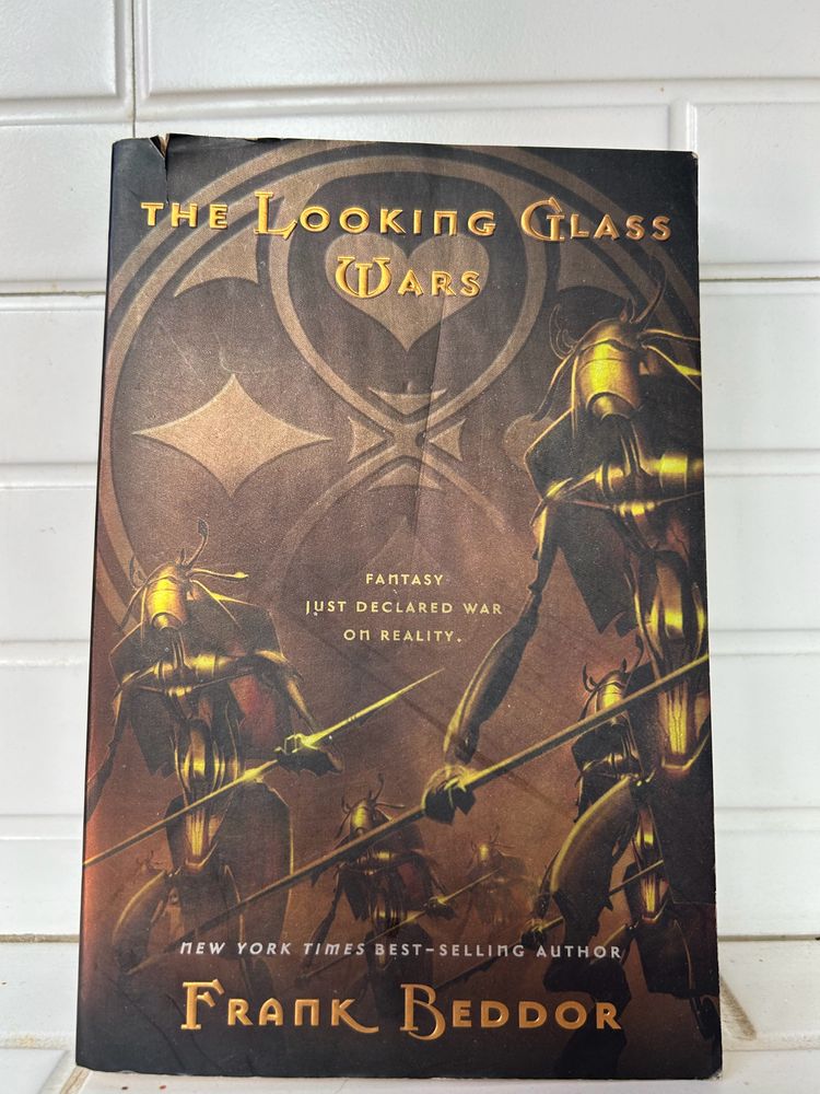 The Looking Glass Wars- Frank Beddor