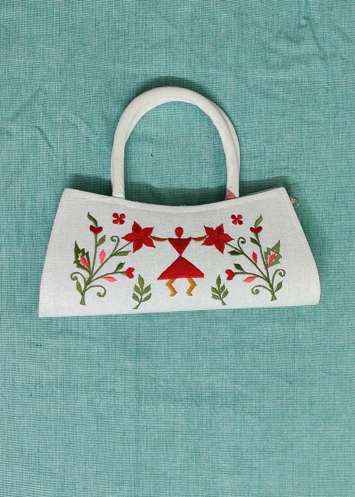 Trandy Tribal Embroidered Handbag For Women's