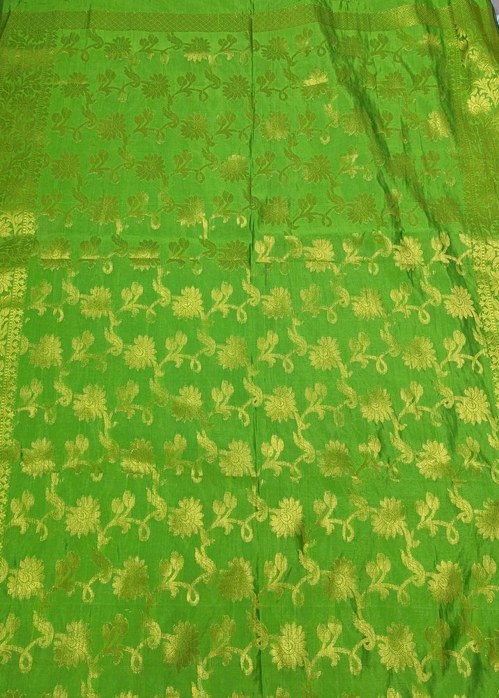 Banarsi Silk Parrot Green Dupatta💚💚💚