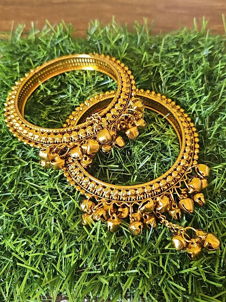 2.6 Golden Coloured Bangles