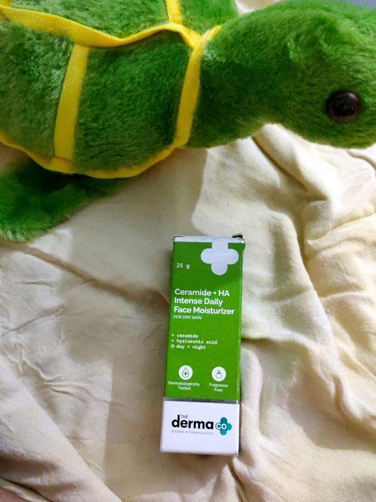 THE derma.co Face Moisturizer For Dry Skin.