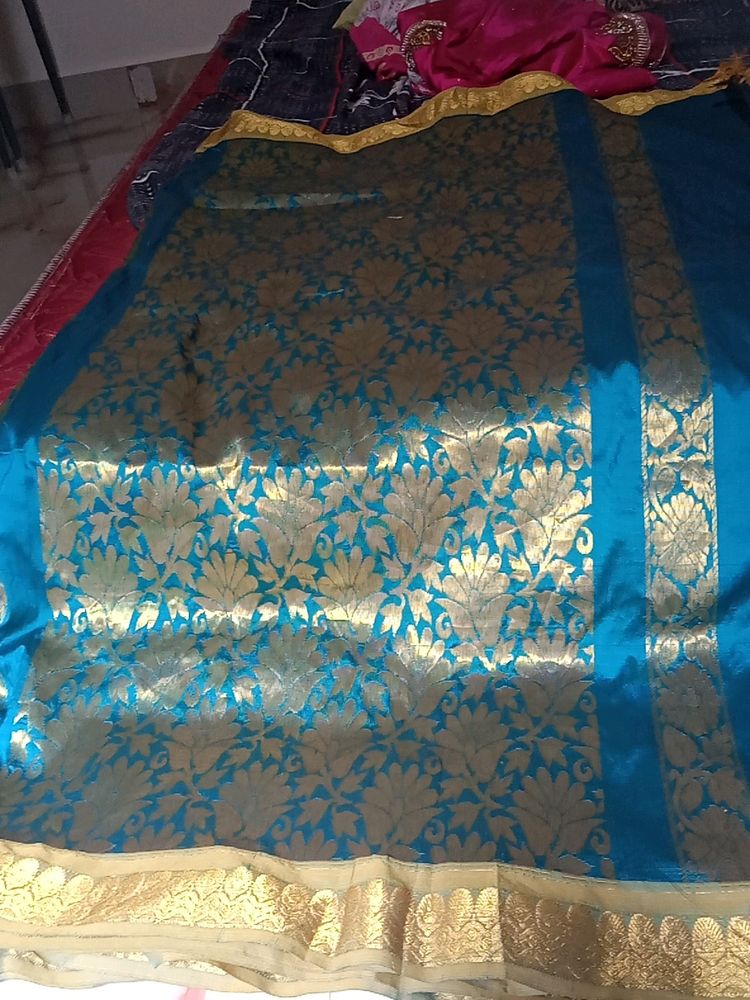 New Sarees With Blouse Cloth