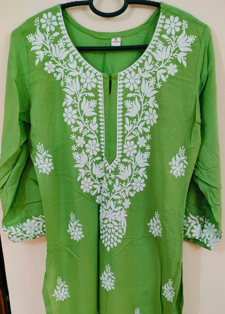 Chikankari Kurta Pant Set 💚