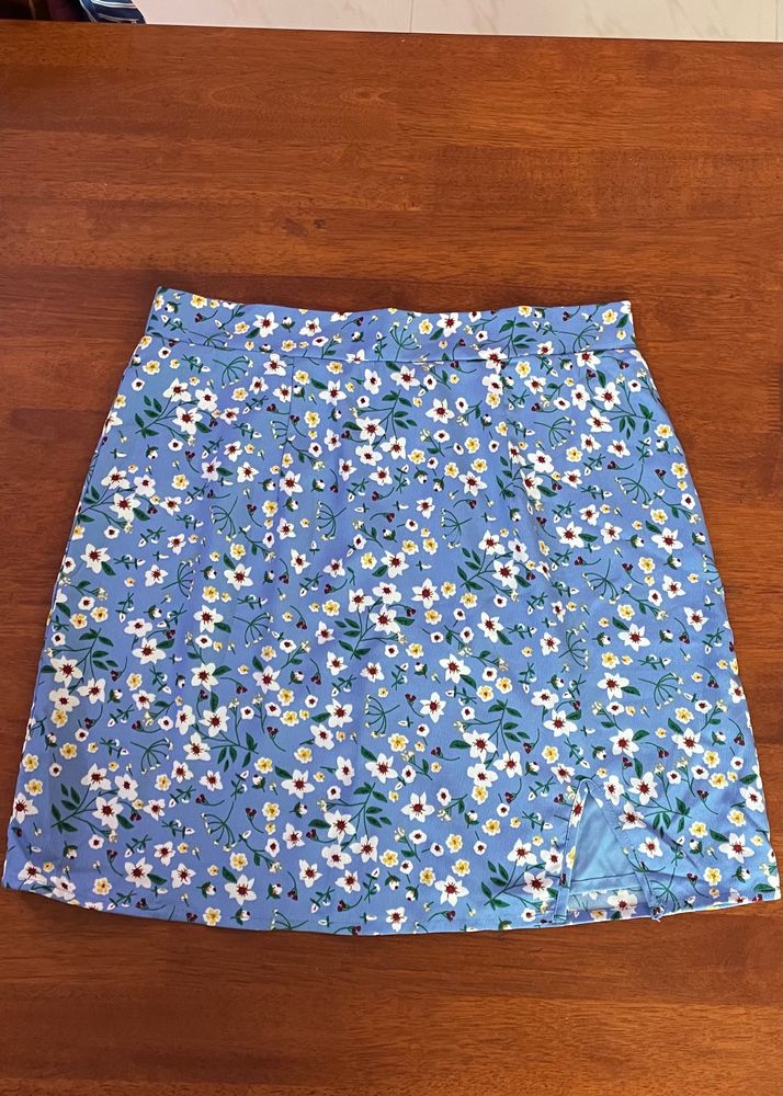 Berrylush Mini Floral Skirt