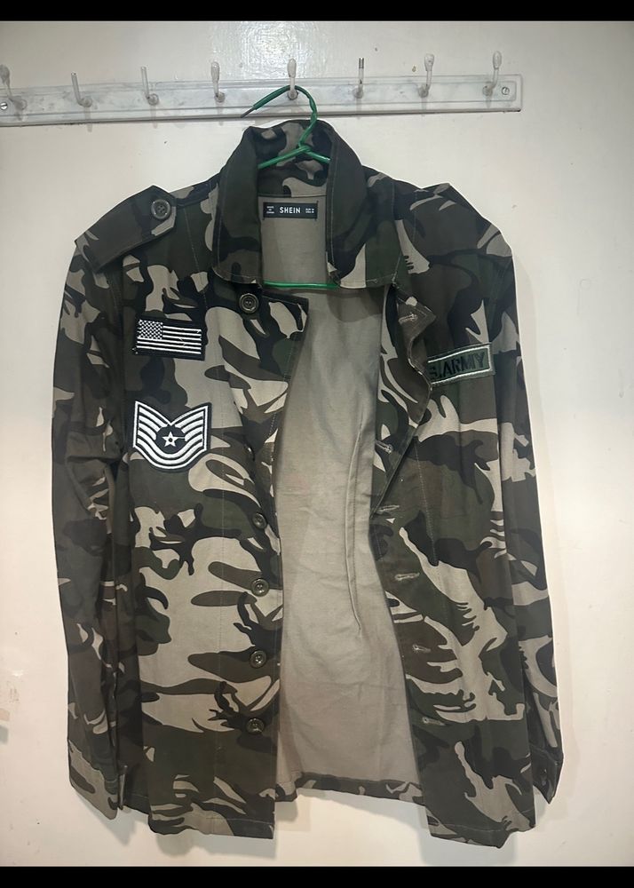 Beautiful Military Print Jacket 🧥