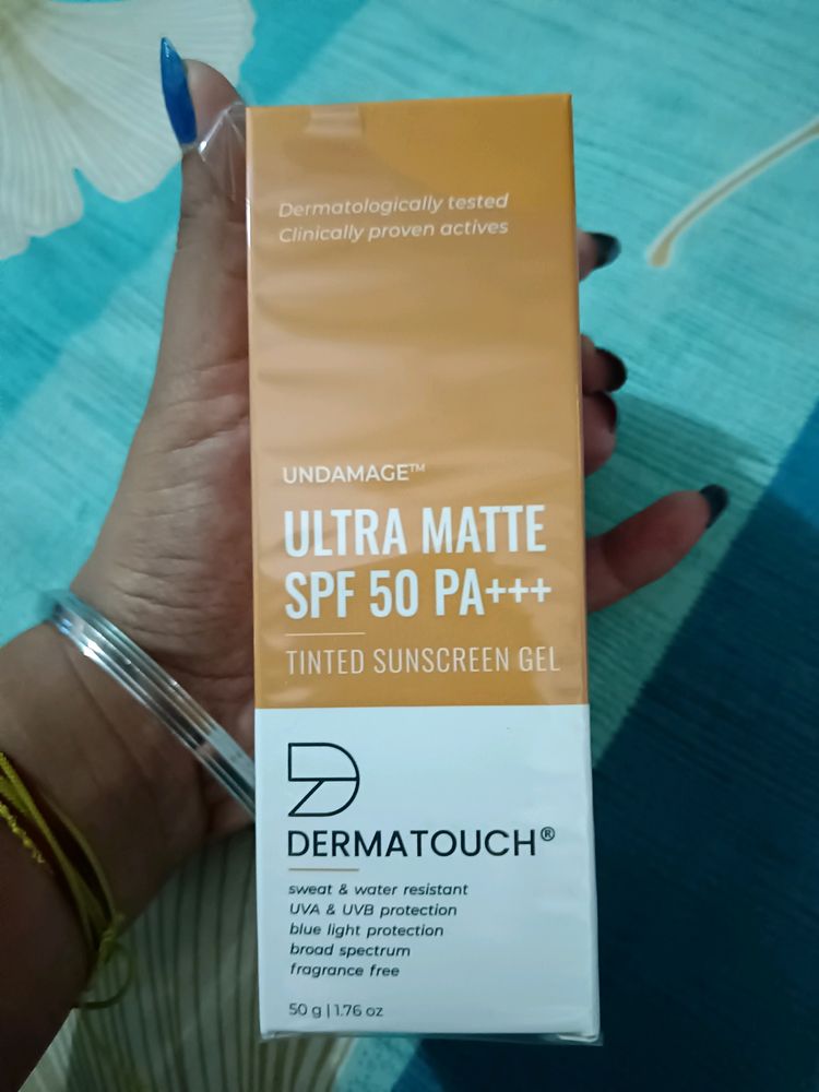 Dermatouch Ultra Matte Spf 50 PA+++