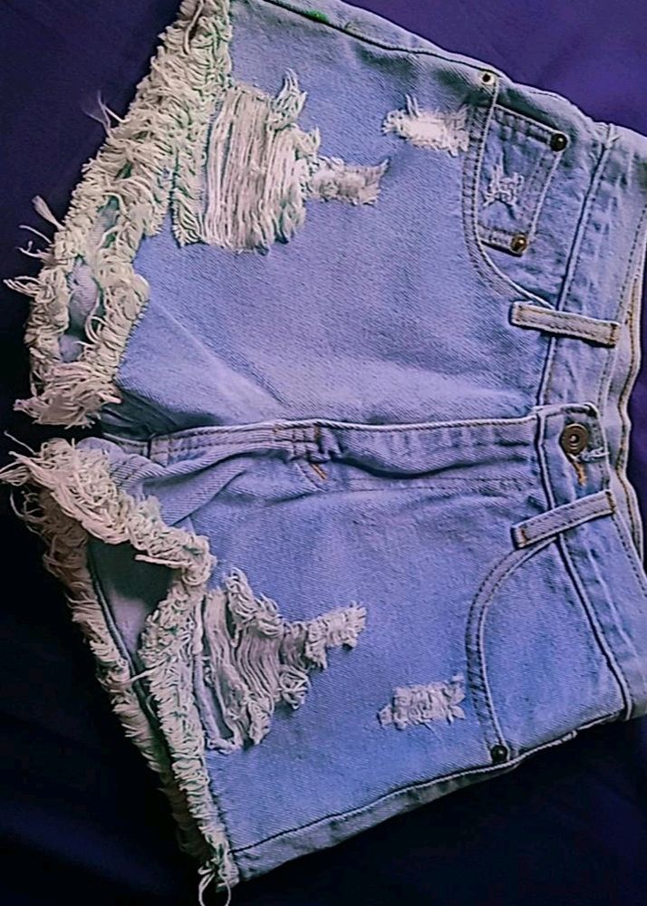 DENIM SHORTS