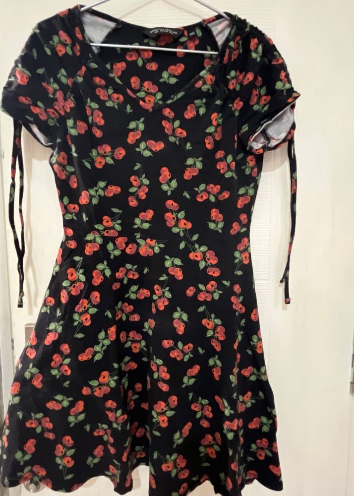 Brand New Dorothy Perkins Fit N Flare Dress