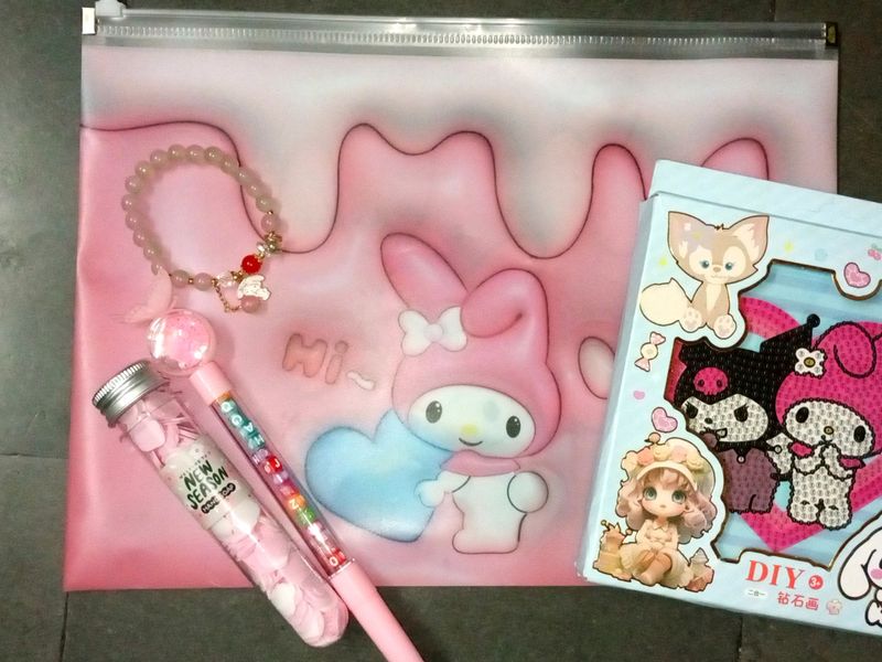 ✨Sanrio Stationary Hamper✨( Hello Kitty🐱 💓)