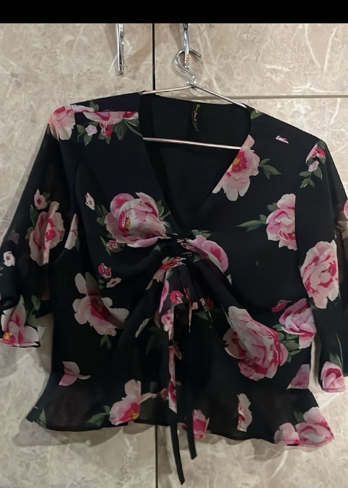 Black Flowey Top