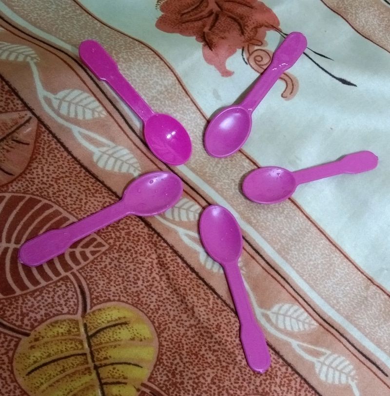 Set Of Plastic Spoons