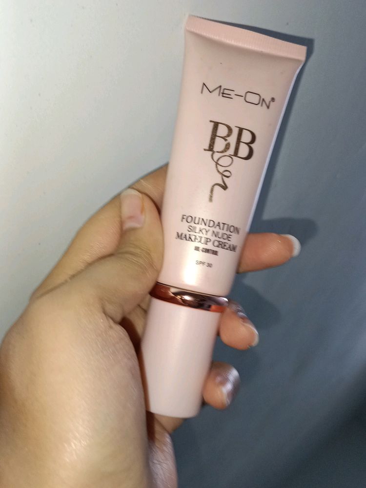 ME-ON Foundation Natural Beige