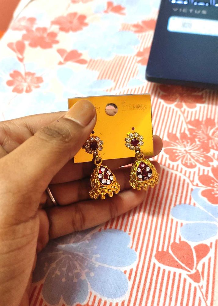 Fashion Earrings Jumka Gold Plated With Red Stones