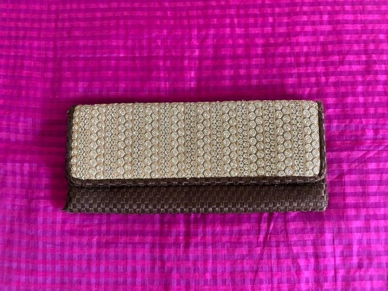 Clutch For Functional Wear