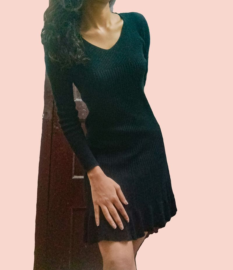 V Neck Black Ribbed Midi Dress