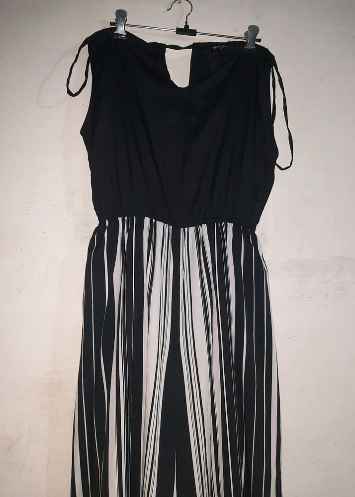 Harpa Striped Jumpsuit Black/White ♡Thread Detail