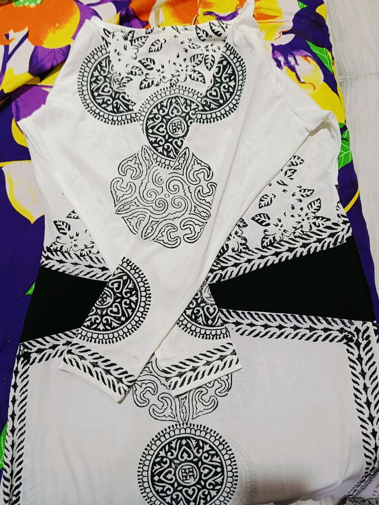 WHITE AND BLACK KURTI