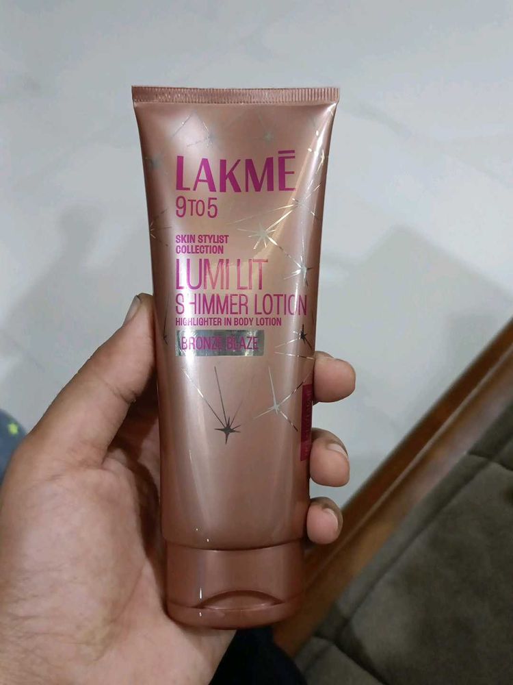 Lakme Lumi Lit Simmer Lotion