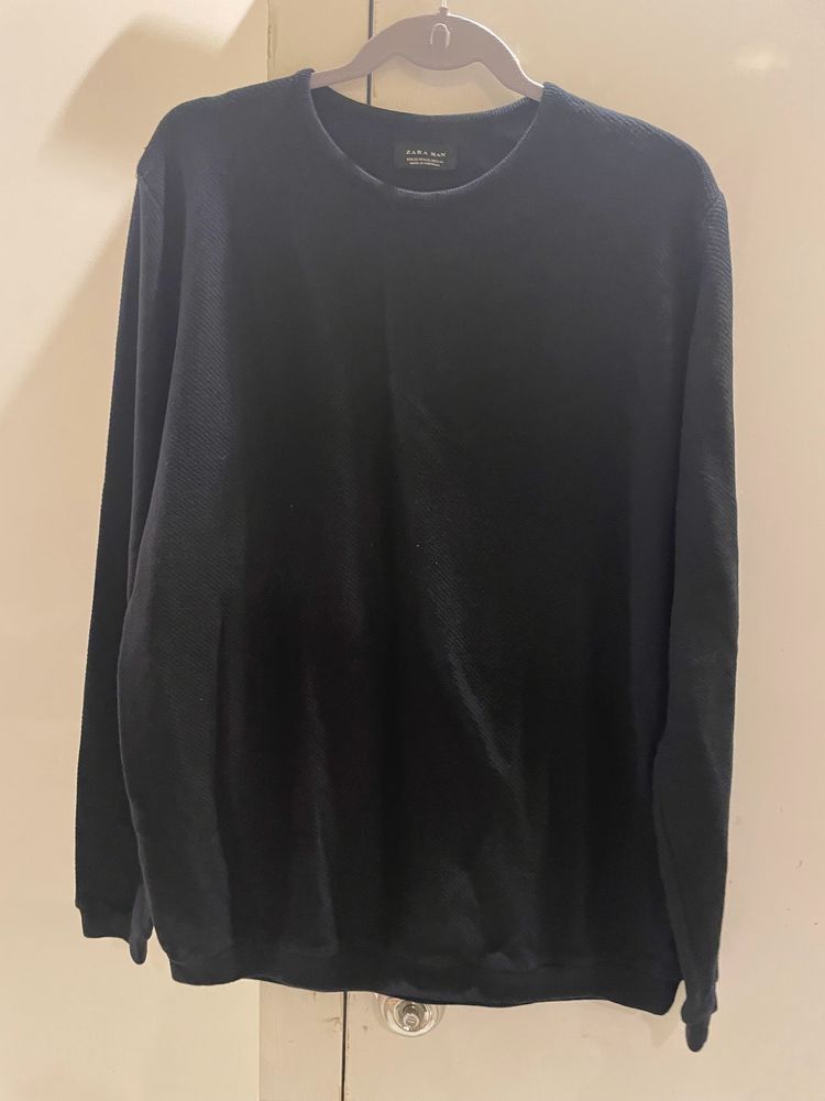 ZARA SWEATSHIRT IN XL