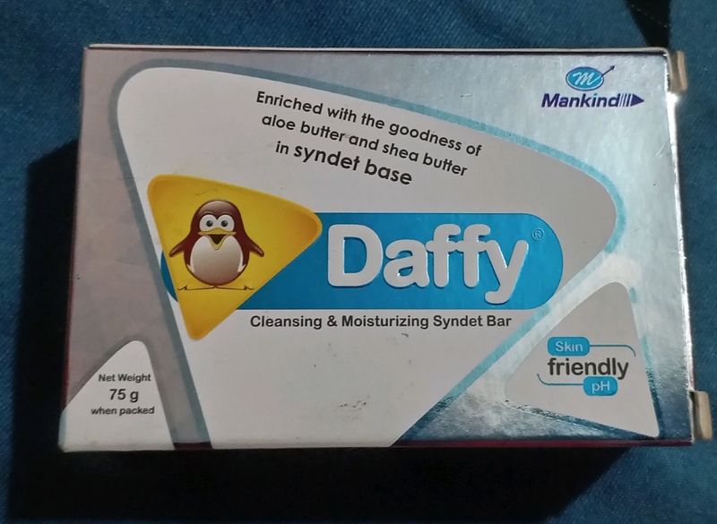 Daffy Cleansing & Moisturizing Bar