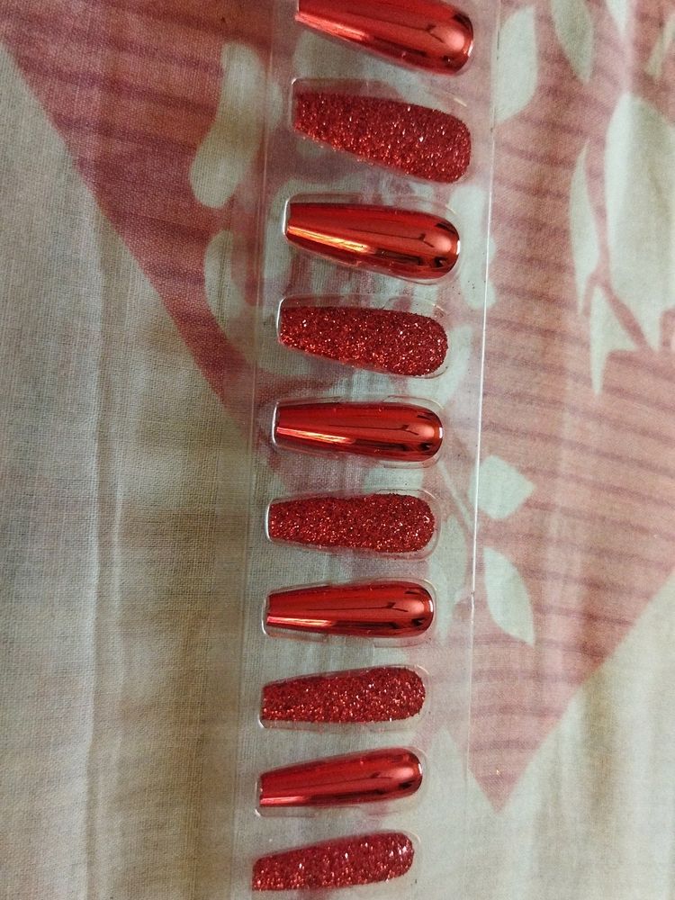 ❤️ Red Colour Artificial Nail Art