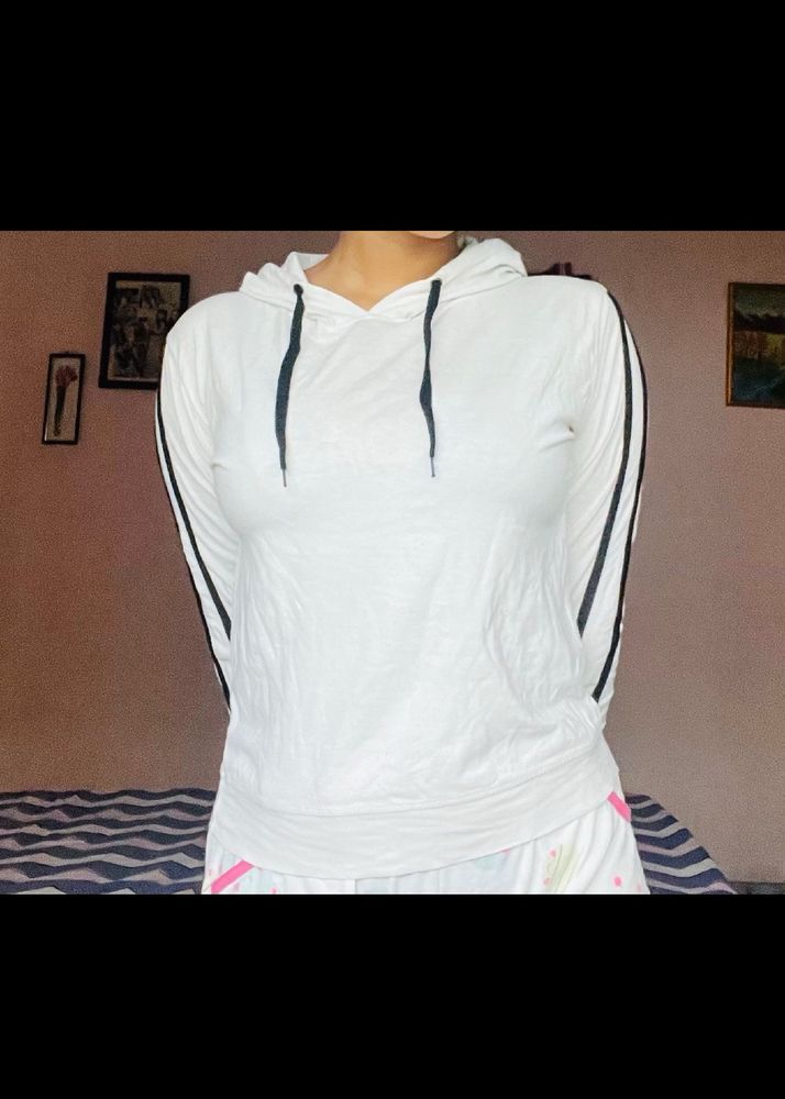 Hoddie White Top