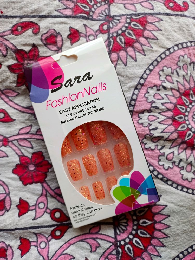 Peach Sparkly Fake Nails