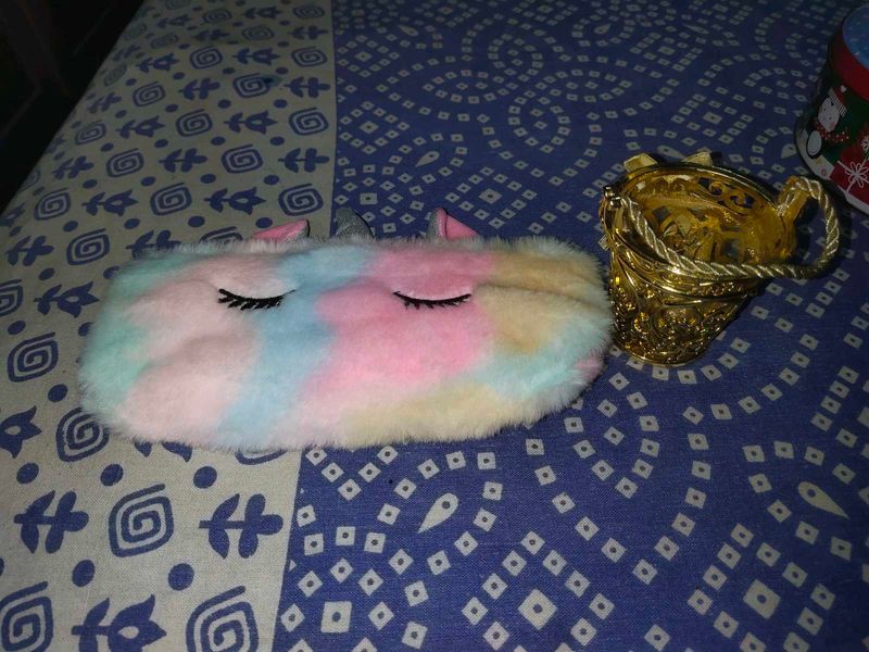 Combo Of Women Fur Pouch And Gift Basket