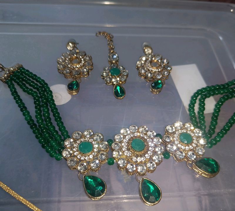 Green Stone Necklace Set