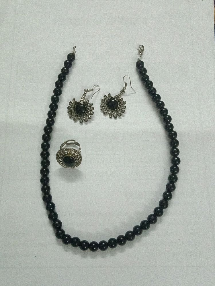 Black Pearl Necklace With Earrings And Ring