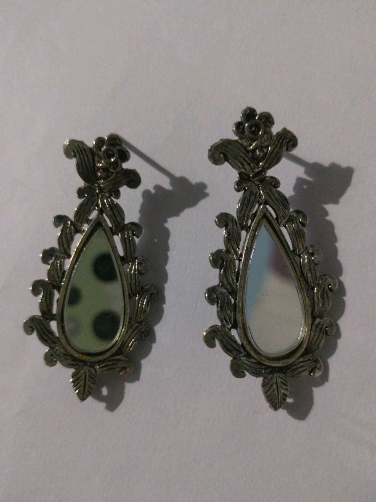 Earrings Mirror