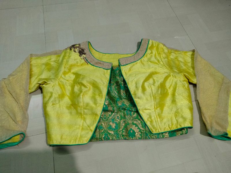 Only jacket Green Blouse Not Available