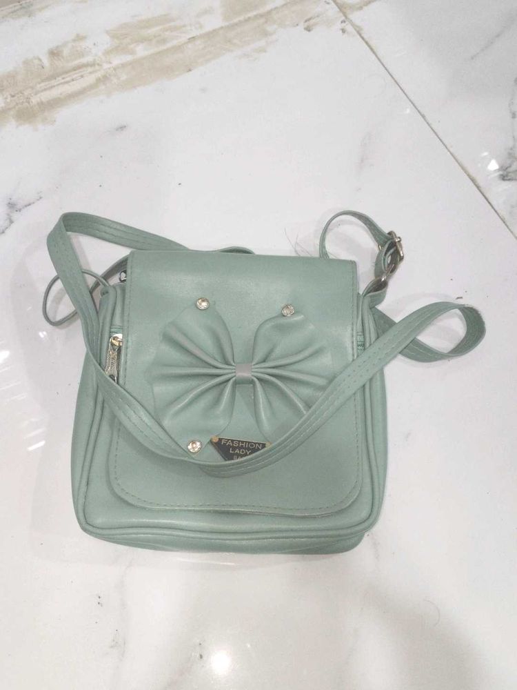 The Product Is Fashion Lady Bag