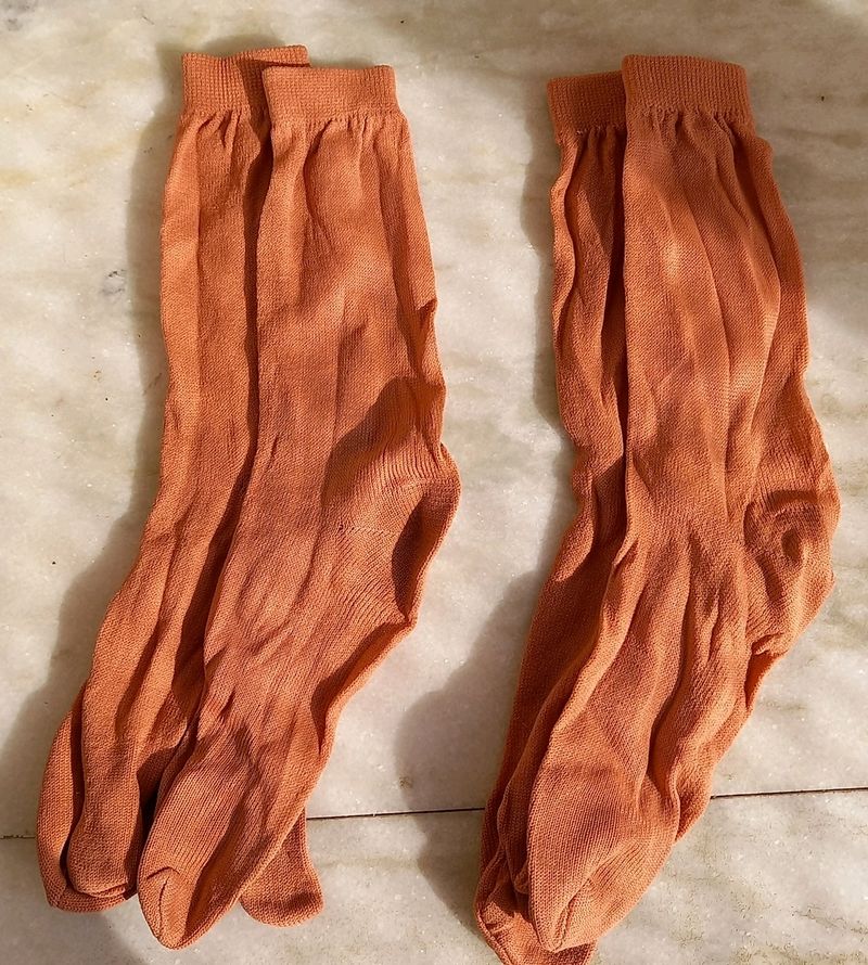 2 Pairs Of Thumb Socks