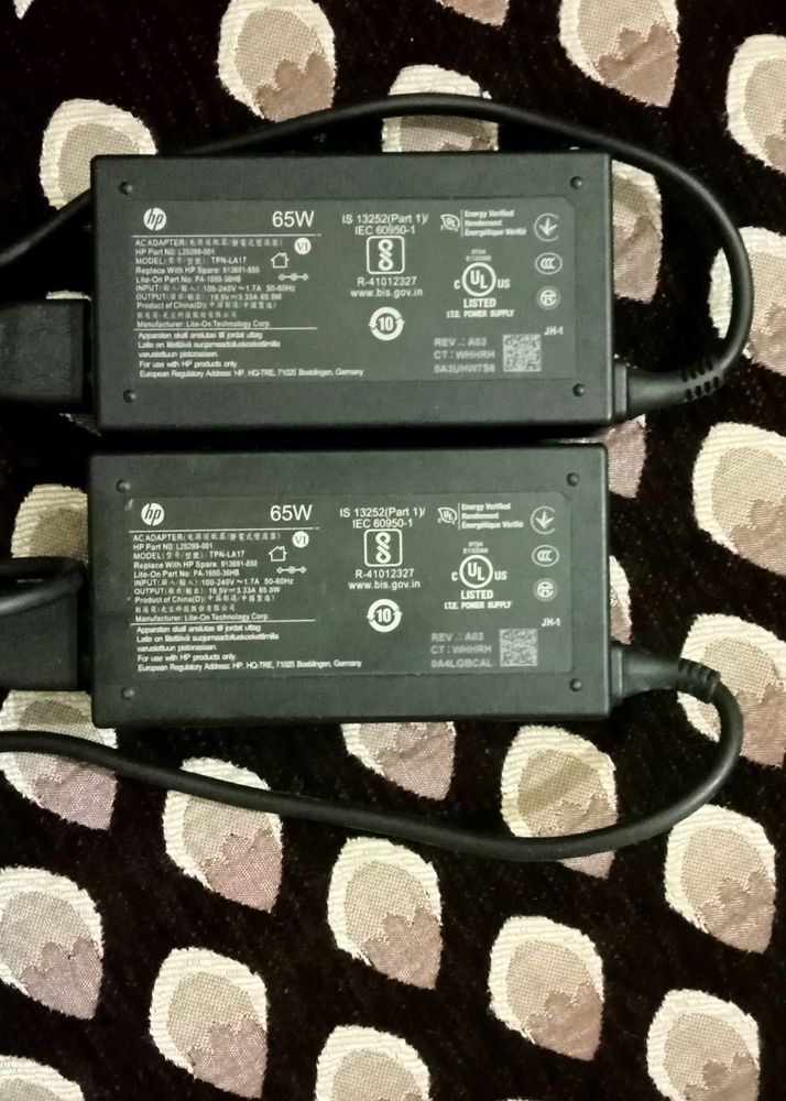 2 HP LAPTOP CHARGER 65 +65 WATT NEW AND ORIGINAL