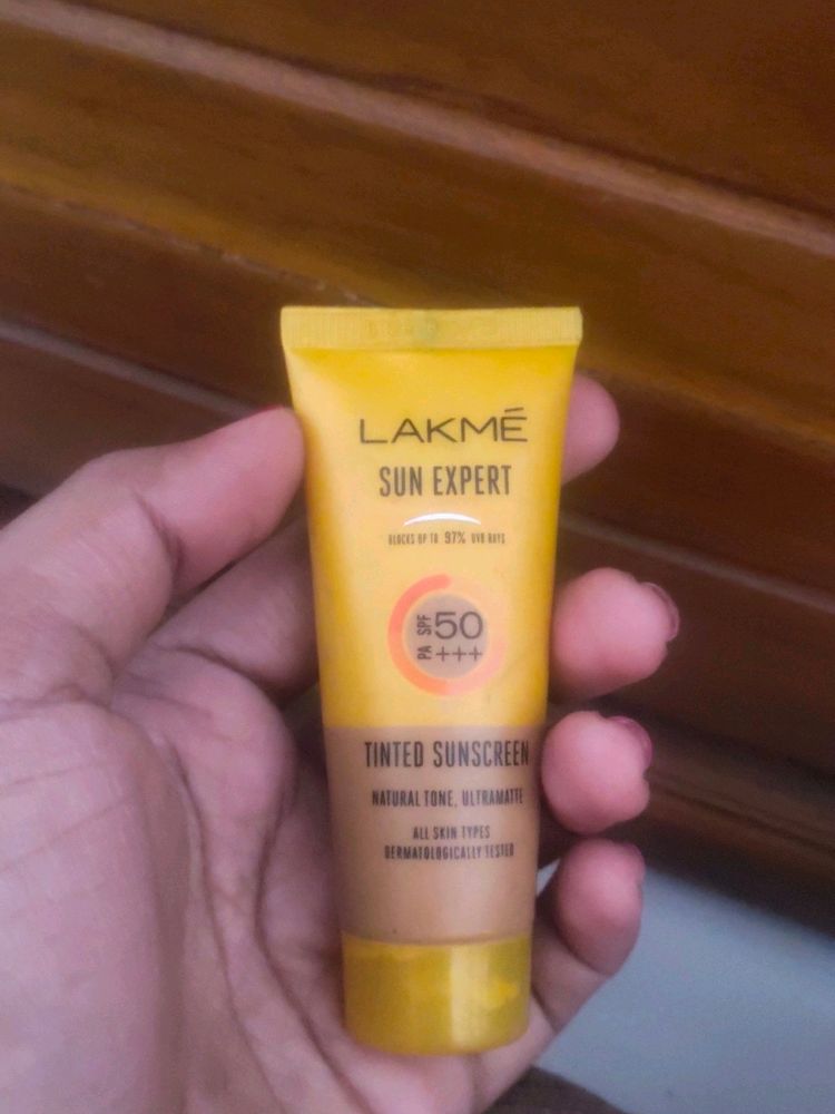 Lakme Sun Expert Tinted Suscreen