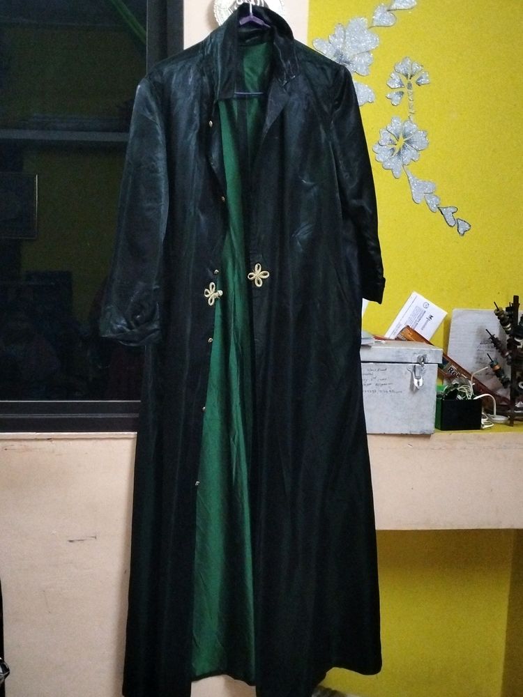 Shrug Black And Green Shining Satin