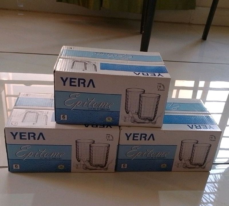 Yera Glass Set