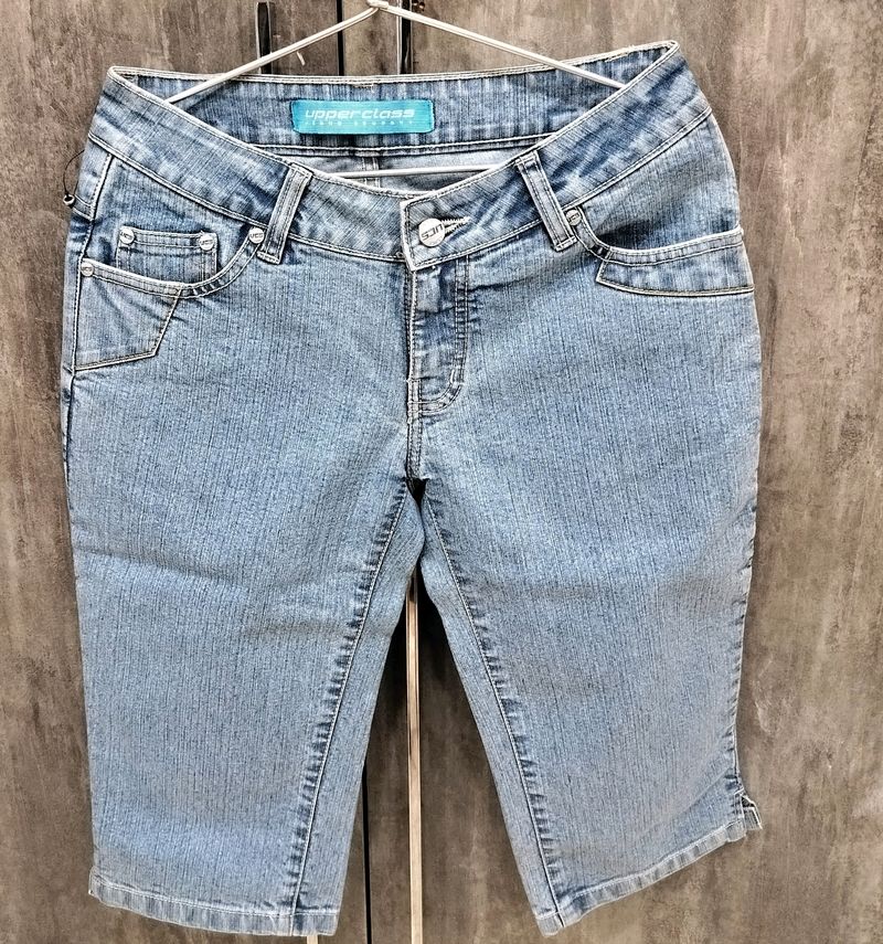 A Well Maintained Knee Length Jeans