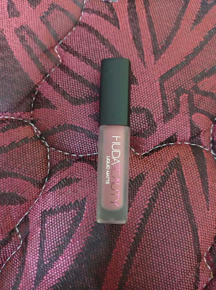 Huda Beauty Mini Liquid Lipstick