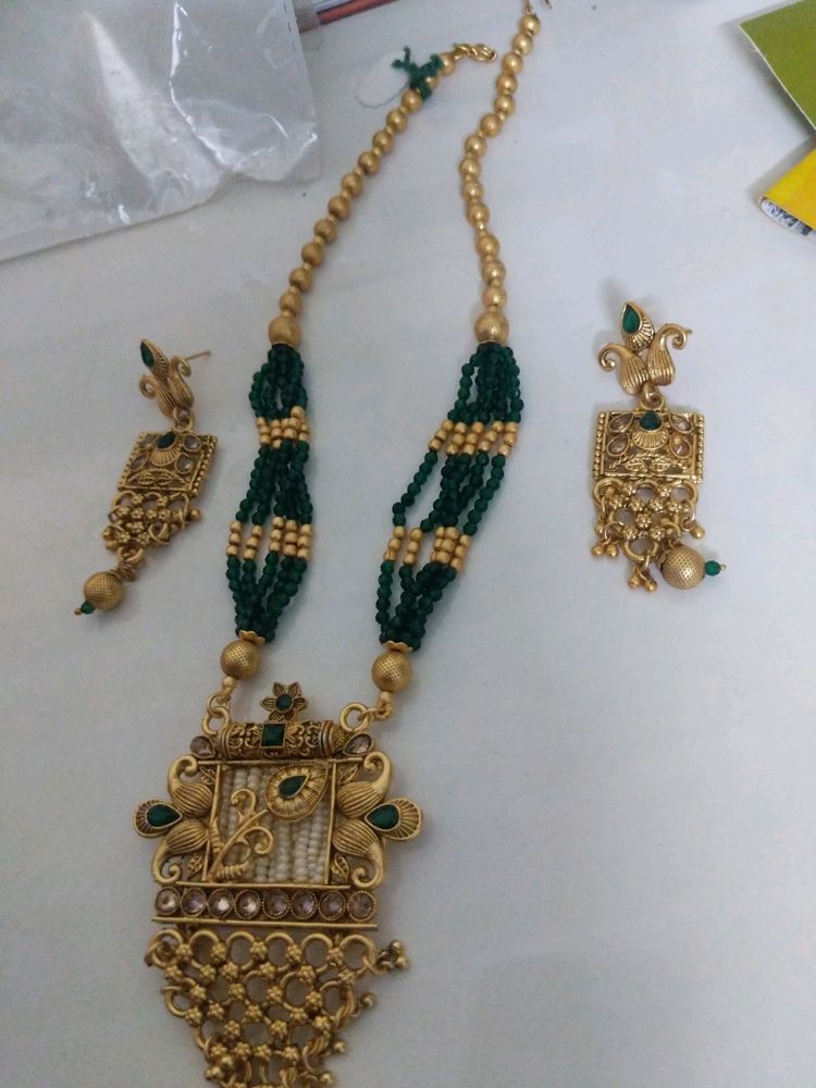 Antique Gold South Indian Style Necklace Set +free