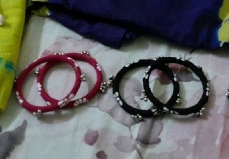 Hand made 4 Pc Bangles