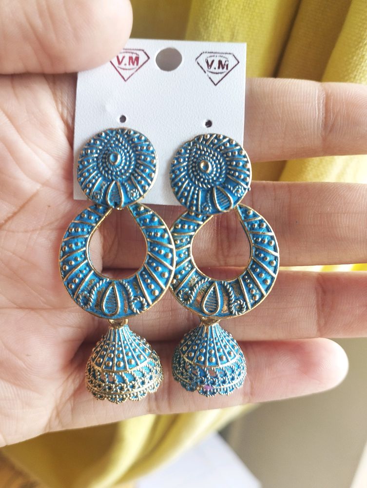 Cute Blue Earnings