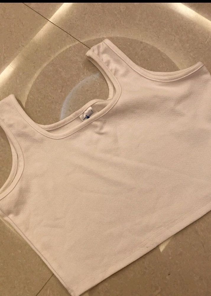 CLEARANCE SALE🎉White Crop Top