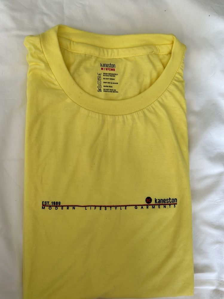 Boys Half Sleeves Medium Size T Shirt Yellow