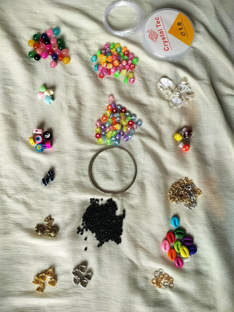 DIY Bracelet Making Kit With 20+ Items