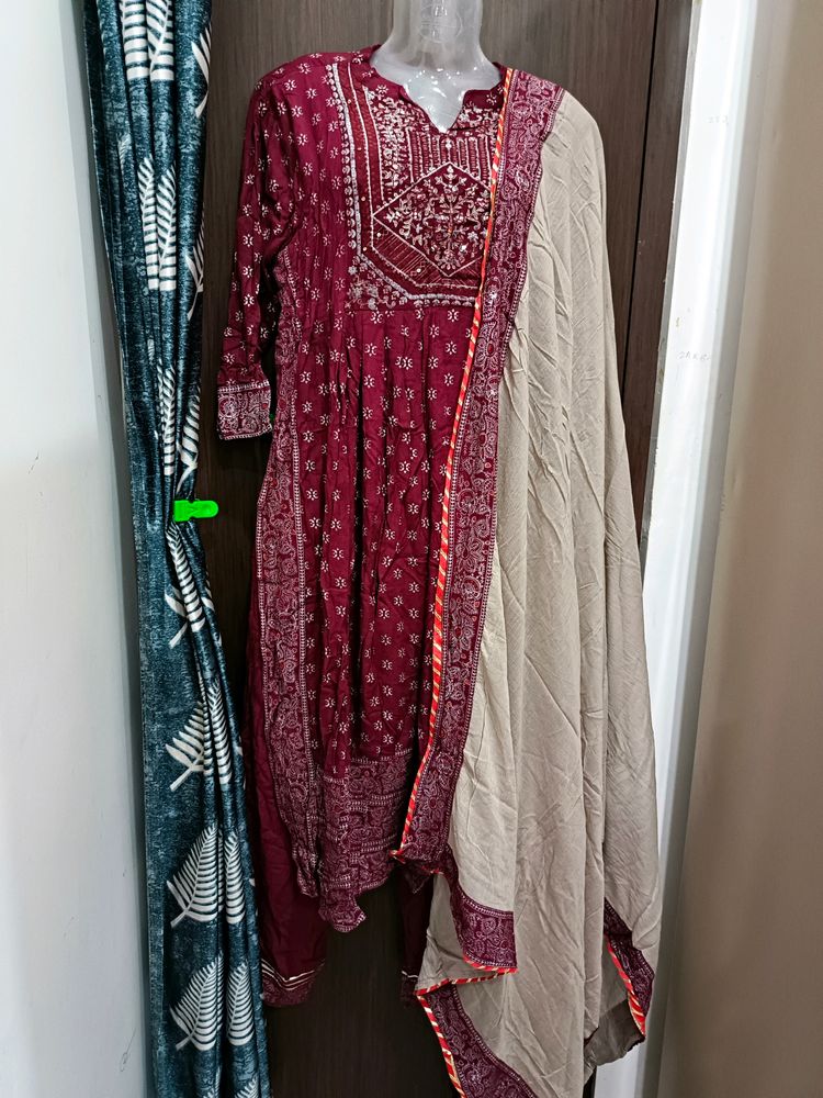 Naira Kurta Set